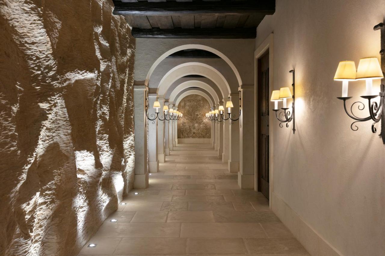 Hotel Airelles Gordes, La Bastide Extérieur photo